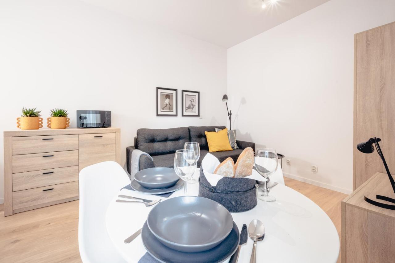 Apartamenty Pamiatkowa 11, 2 Rooms, Self Check In 24H Poznań Buitenkant foto