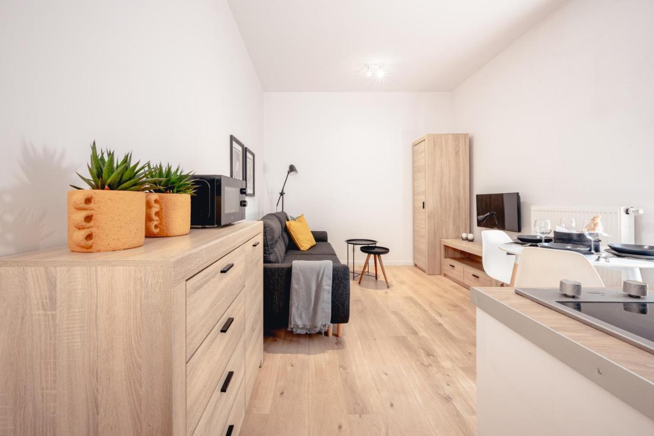 Apartamenty Pamiatkowa 11, 2 Rooms, Self Check In 24H Poznań Buitenkant foto